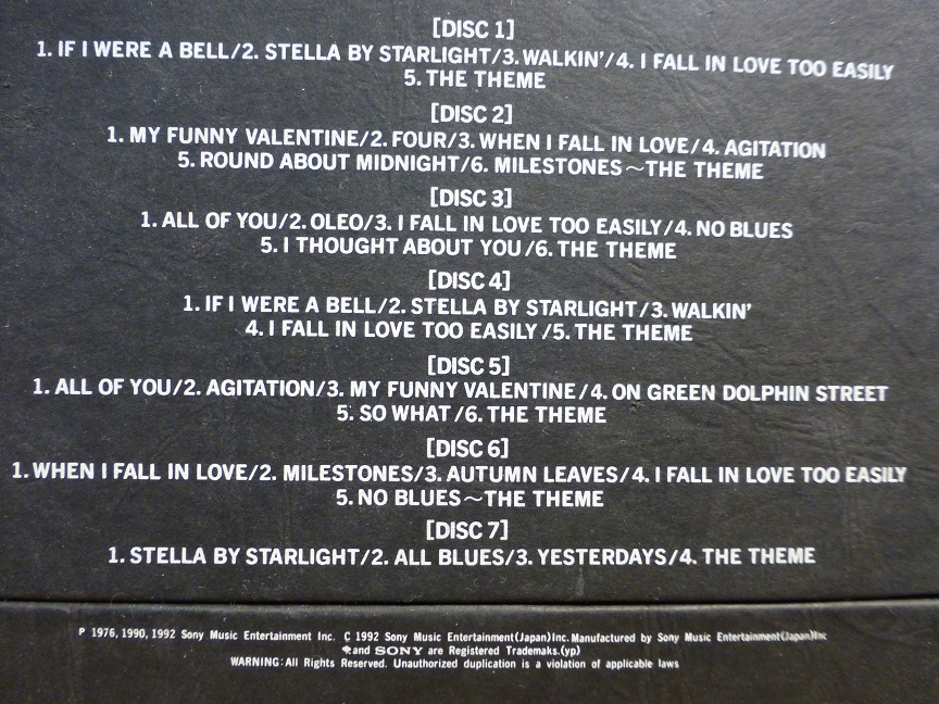 The Complete Live At The Plugged Nickel 1965 ボックス裏側の曲目一覧